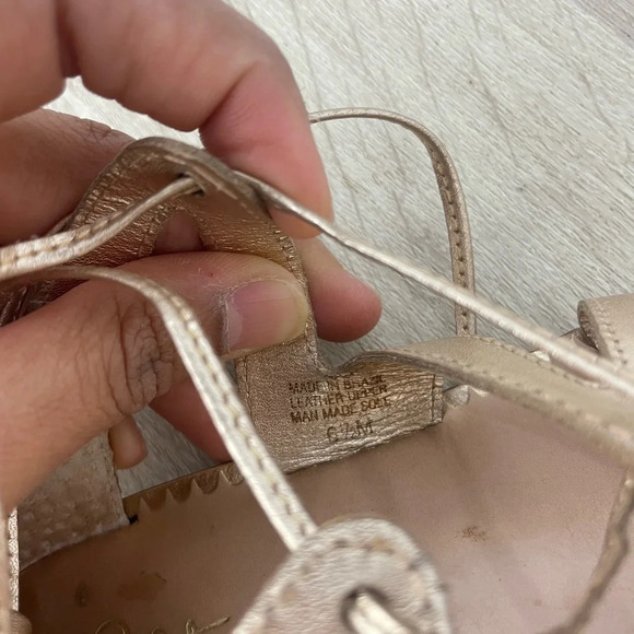 LILLY PULITZER Fit to be Tied Gladiator Sandals in Metallic Gold tassels 6.5 M - Picture 12 of 14